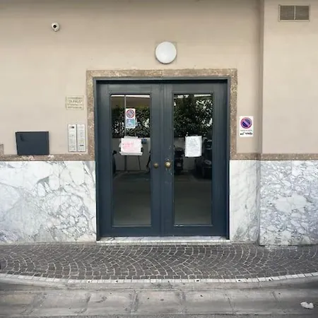 Attico Vicino Aeroporto Con Parcheggio Privato E 2 Bagni Apartment *